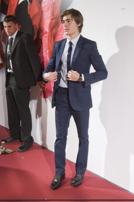 Zac Efron pic #132781