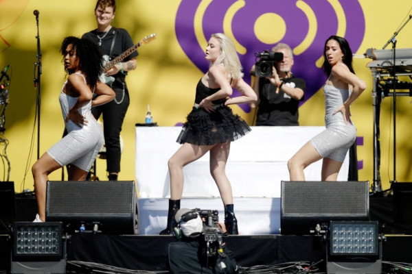 Zara Larsson pic #1178513