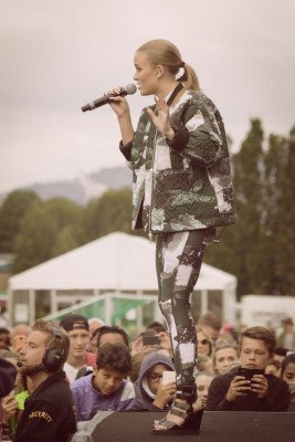 Zara Larsson pic #953858