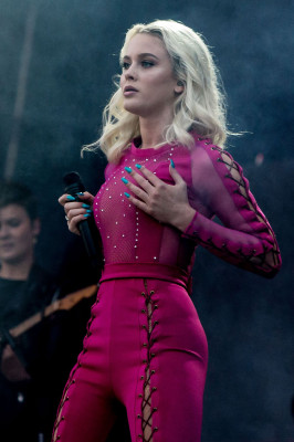 Zara Larsson pic #875016