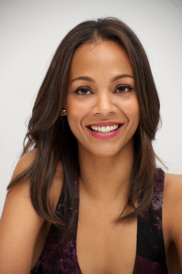 Zoe Saldana pic #399432