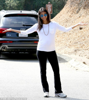 Zoe Saldana pic #724606