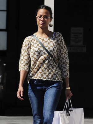 Zoe Saldana pic #585651