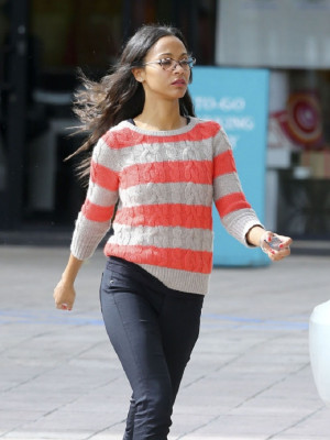 Zoe Saldana pic #585679