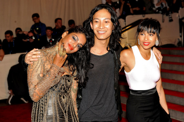 Zoe Saldana pic #255430