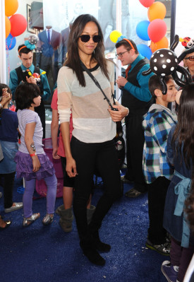 Zoe Saldana pic #750955