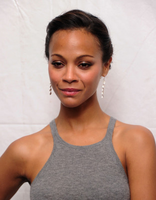 Zoe Saldana pic #615014