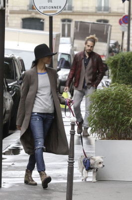 Zoe Saldana pic #669945