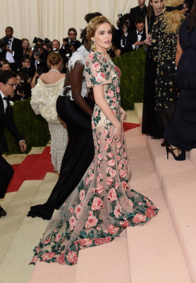 Zoey Deutch pic #850340