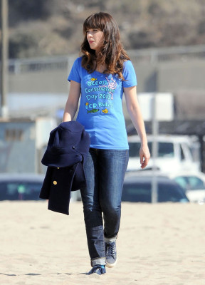 Zooey Deschanel pic #640085