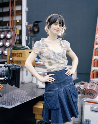 Zooey Deschanel pic #539035