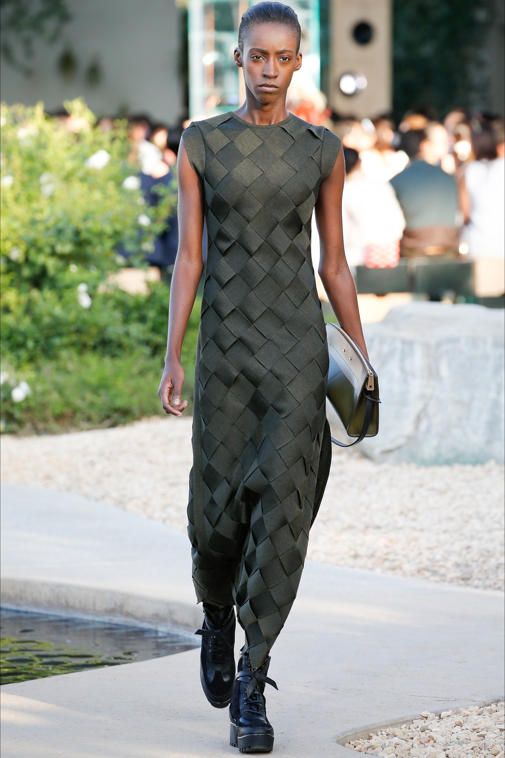 Photo from louis vuitton Pre Spring 2016 (Collection)
