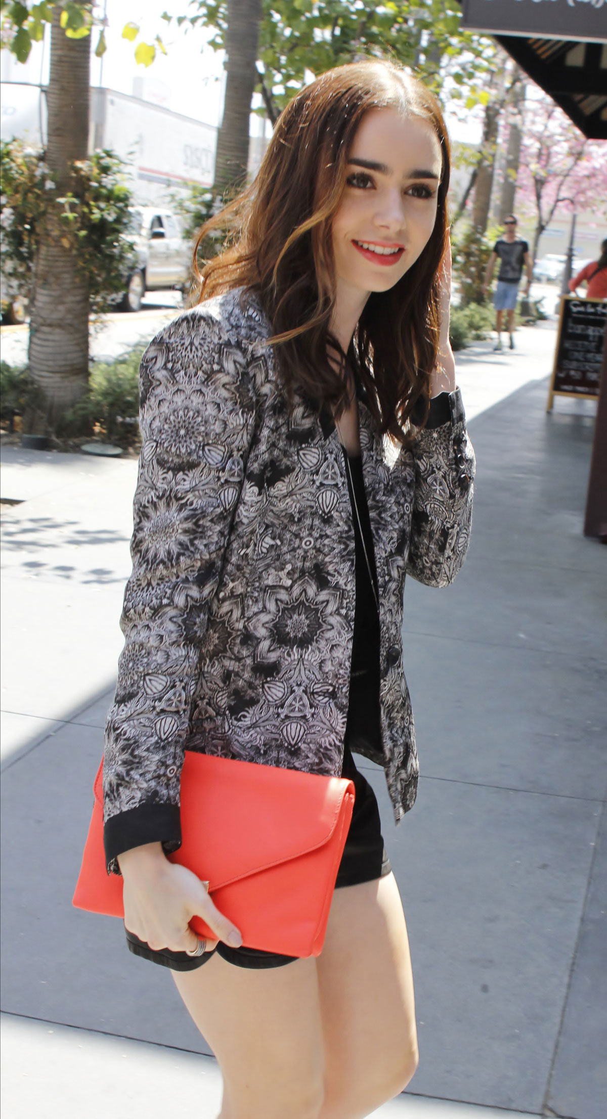 Photo from Lily Collins - On the Set of Extra in Los Angeles