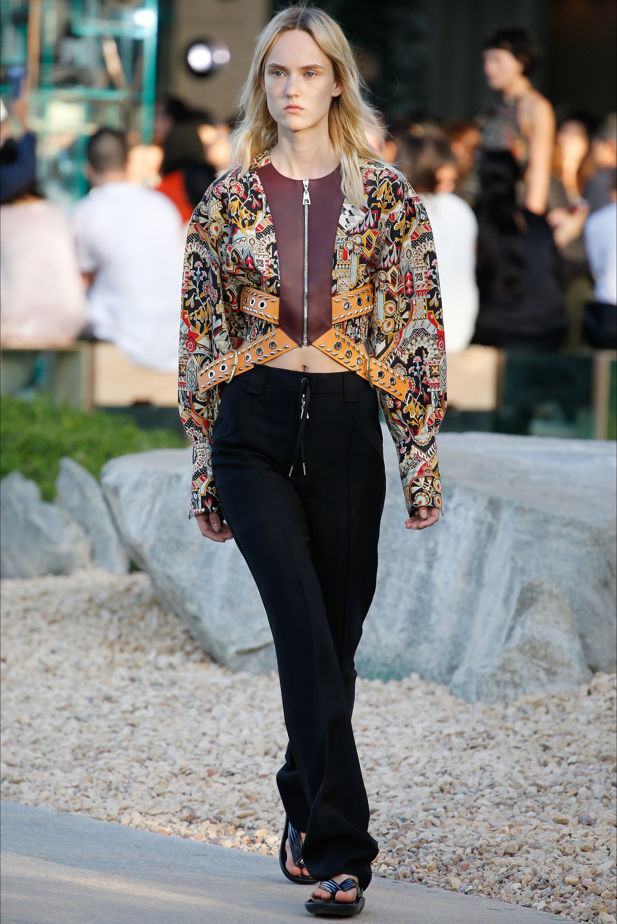 Photo from louis vuitton Pre Spring 2016 (Collection)