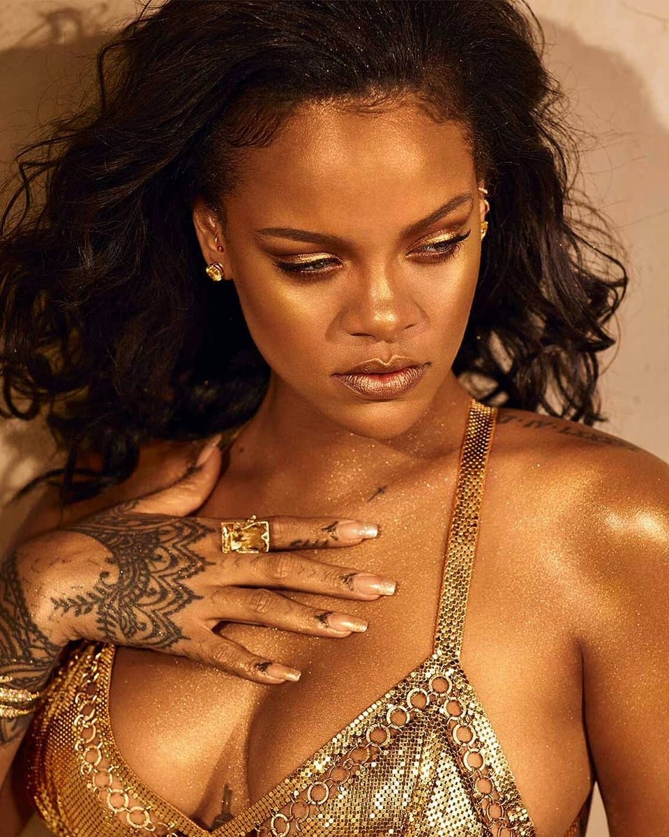 Rihanna - Fenty Beauty Body Lava (2019)
