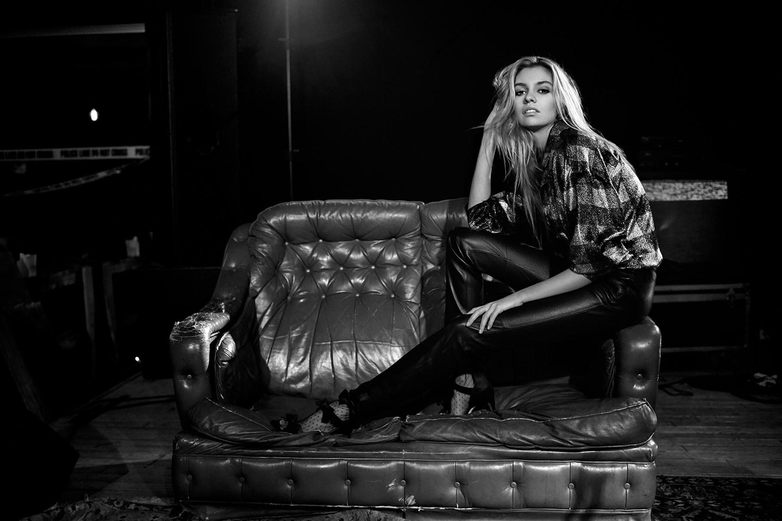 Photo from Stella Maxwell poses for campaign of Italian brand Redemption s Spring 2018