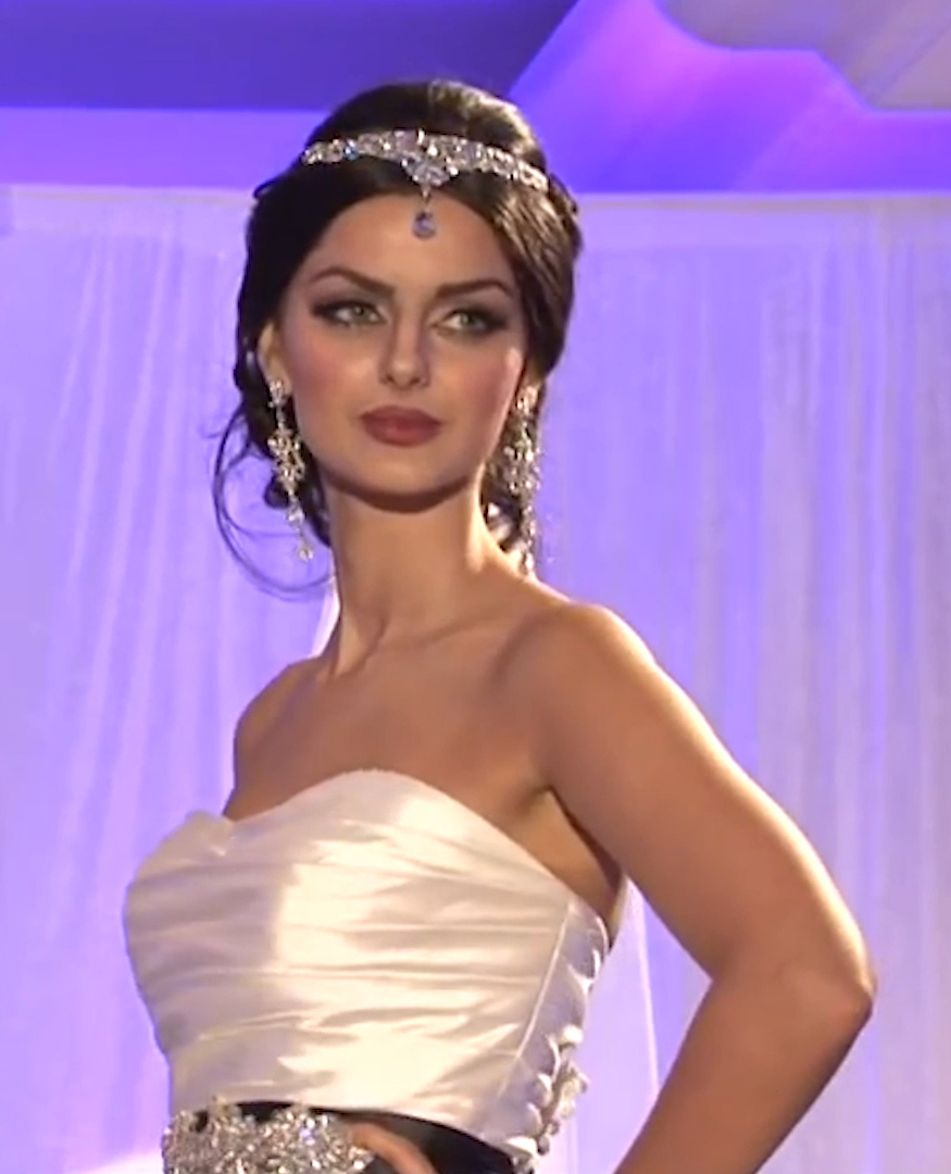 Mahlagha Jaberi at the Negah Magazine Fashion Show 