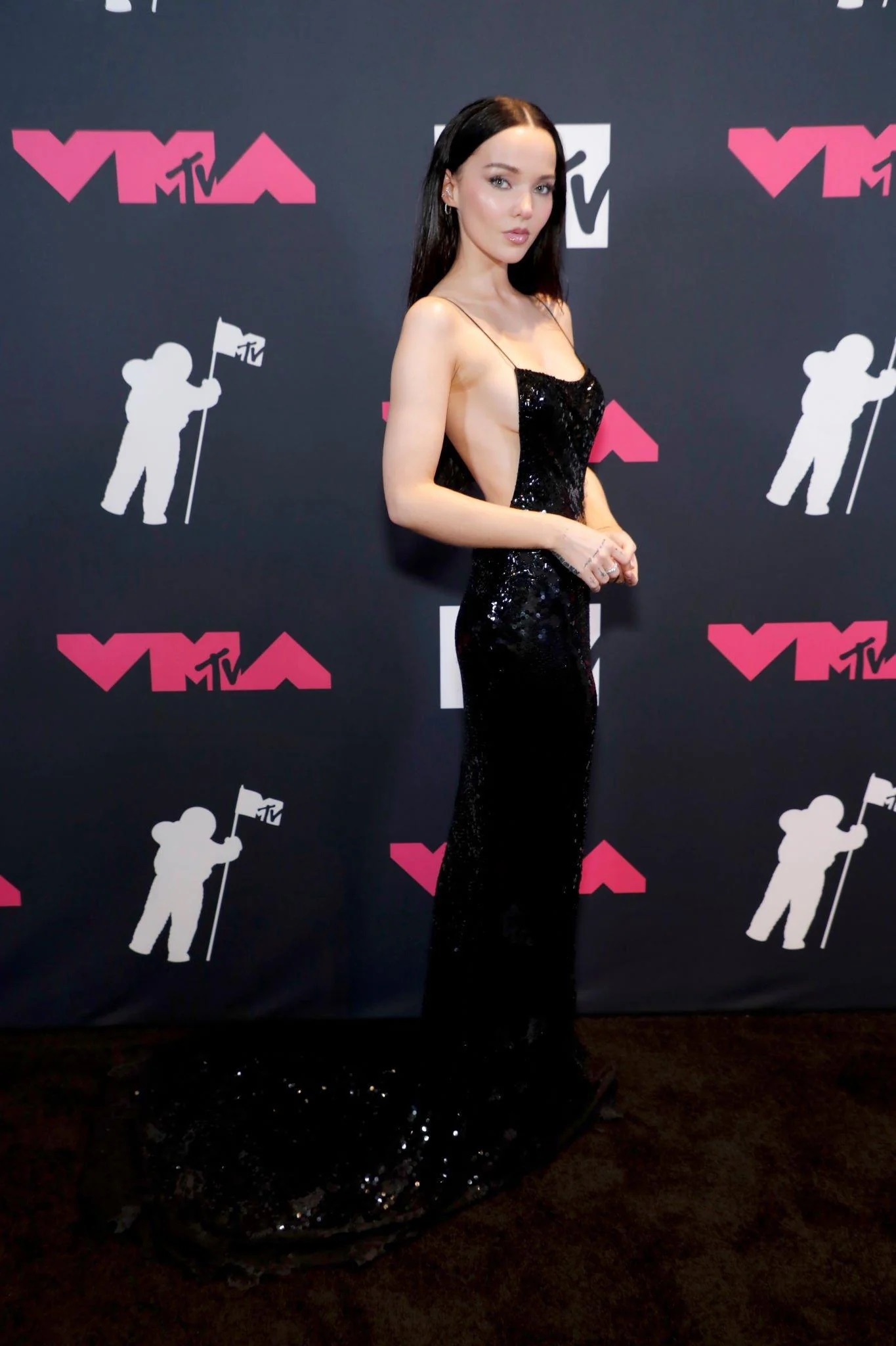 Dove Cameron at the 2023 MTV VMAs, Prudential Center in Newark, NJ, 09/12/2023