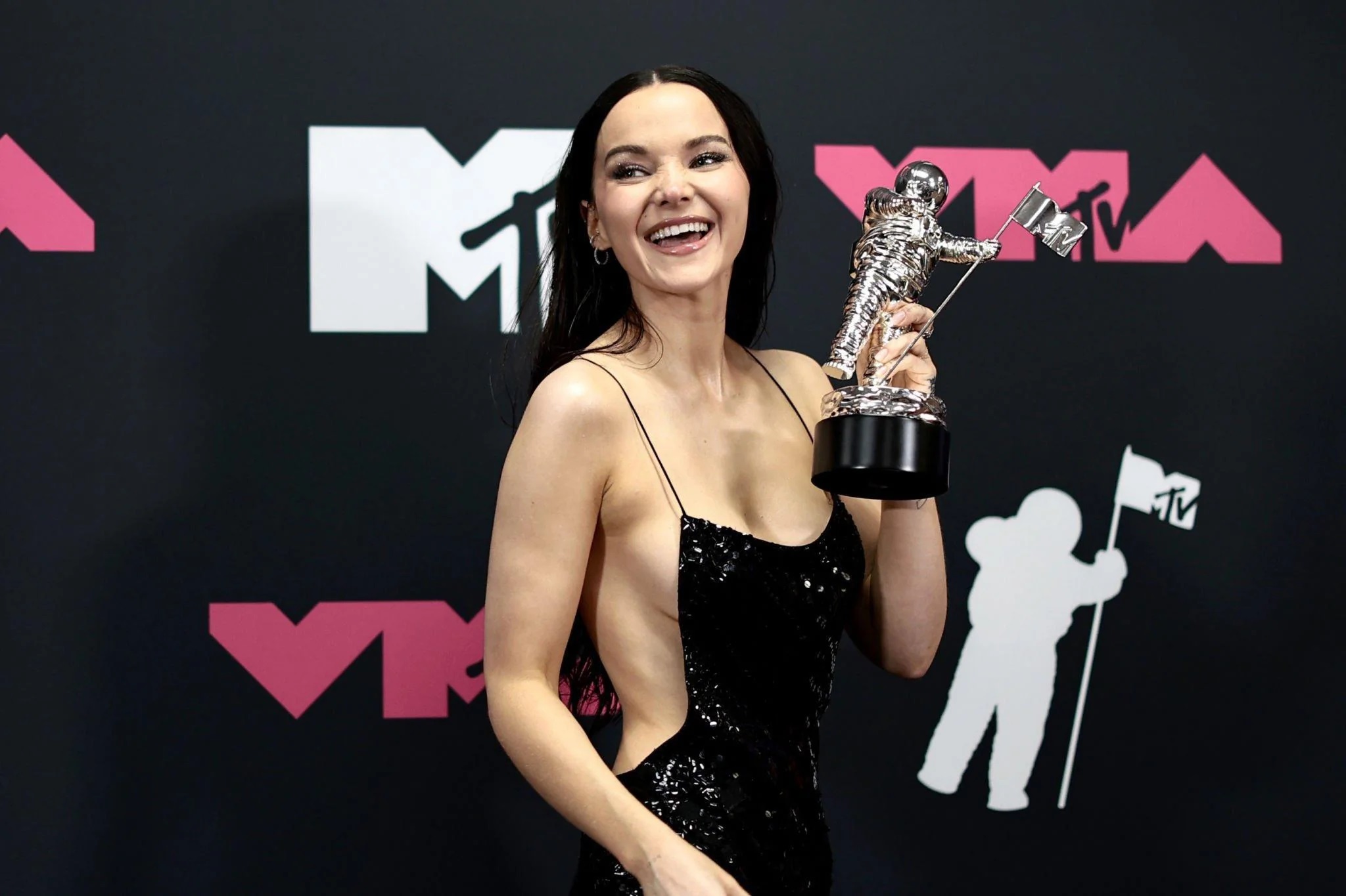 Photo from Dove Cameron at the 2023 MTV VMAs, Prudential Center in Newark, NJ, 09/12/2023