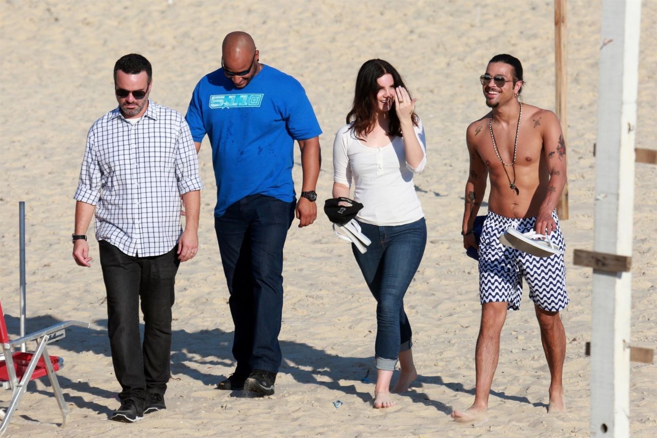 Photo from Lana Del Rey – Beach in Rio de Janeiro 03/21/2018