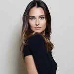 Anna Safroncik Instagram Icon