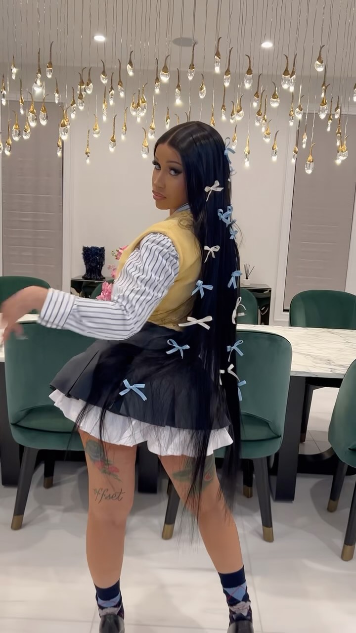 Cardi B Instagram | ThePlace-2.com