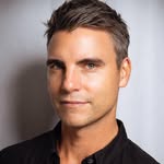 Colin Egglesfield Instagram Icon