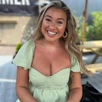 Ellie Young Instagram Icon