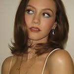 Iris Apatow Instagram Icon