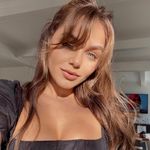 Oana Gregory Instagram Icon