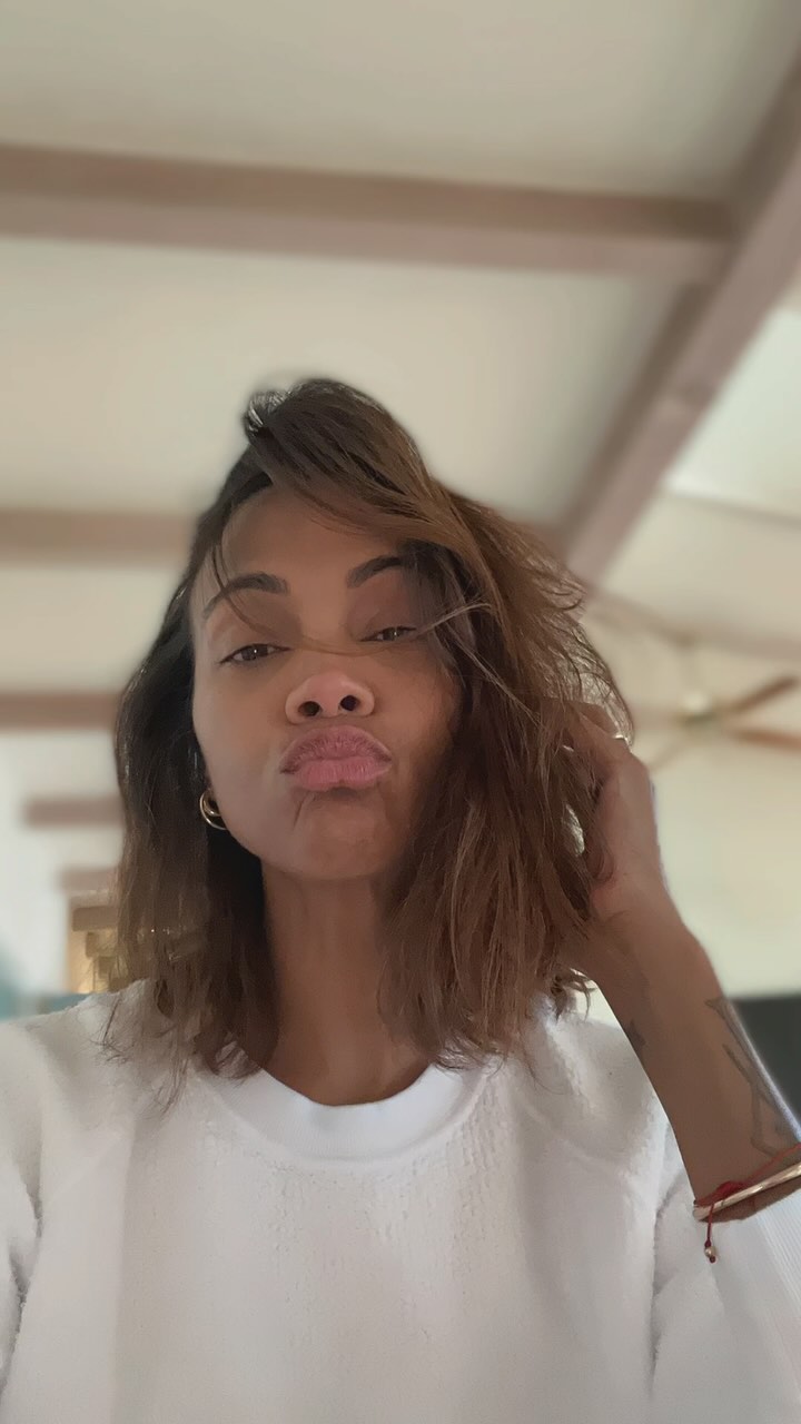 Zoe Saldana Instagram | ThePlace-2.com
