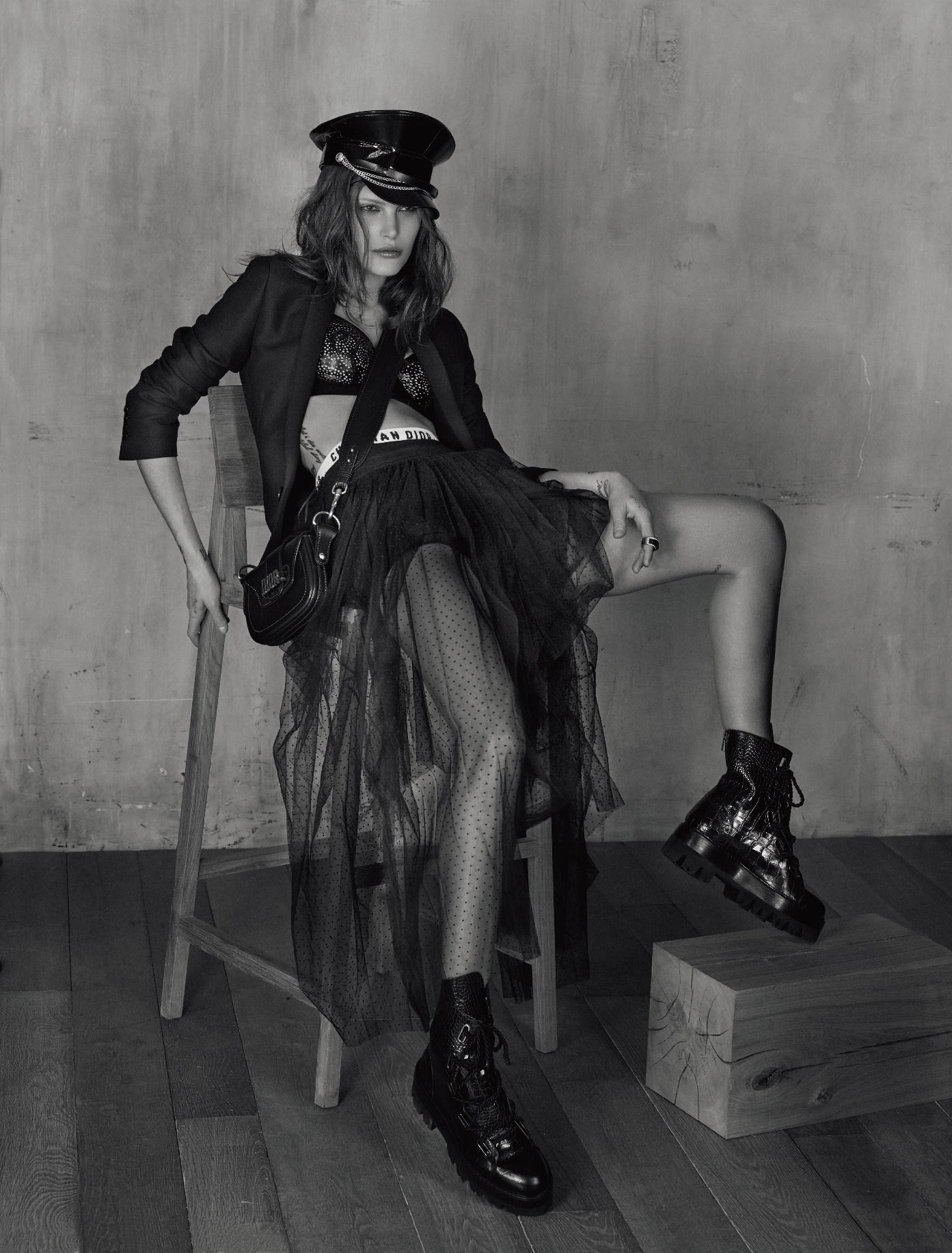 Catherine McNeil, photo #905114