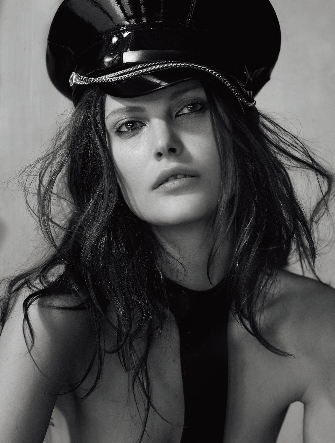 Catherine McNeil, photo #905116