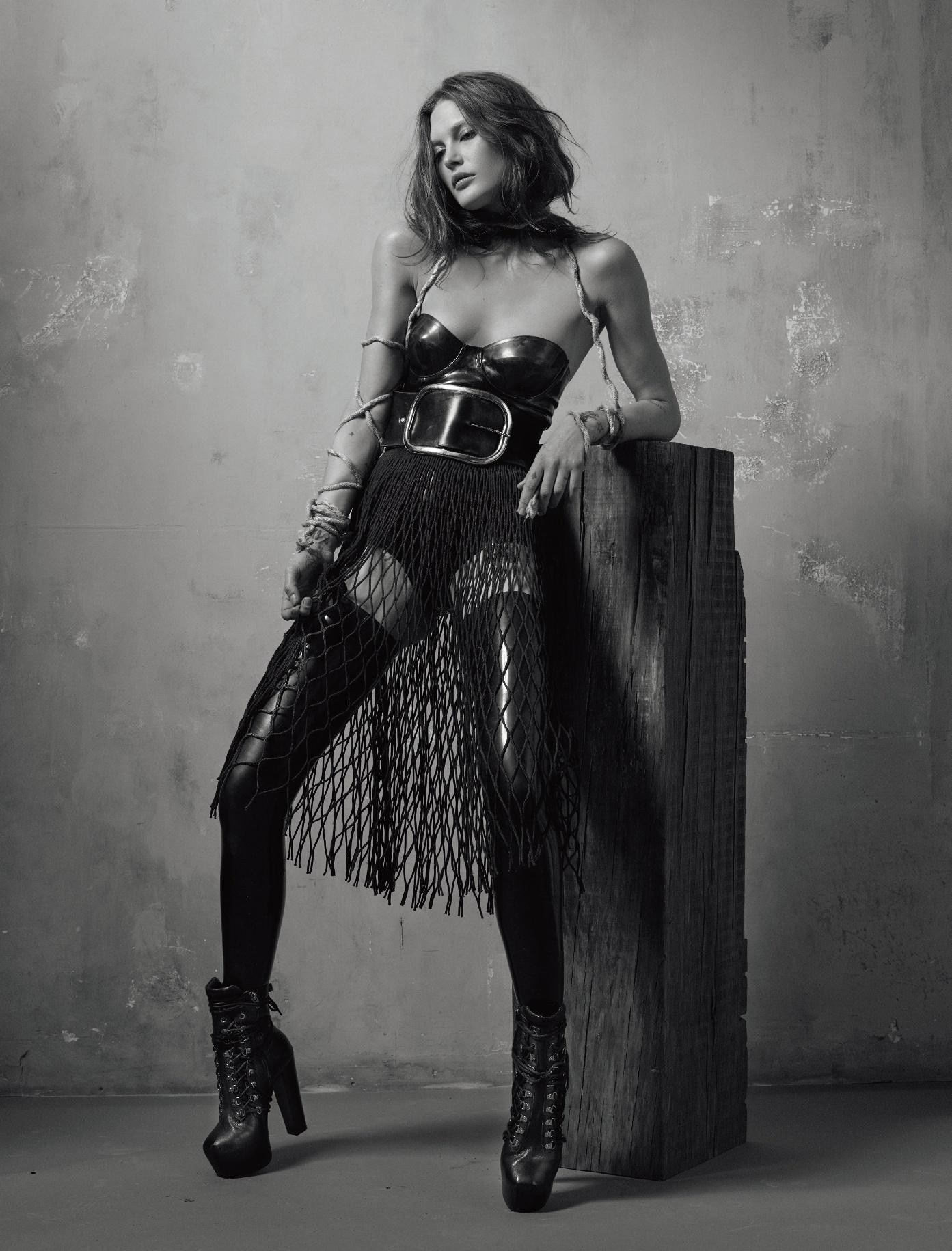 Catherine McNeil, photo #905117