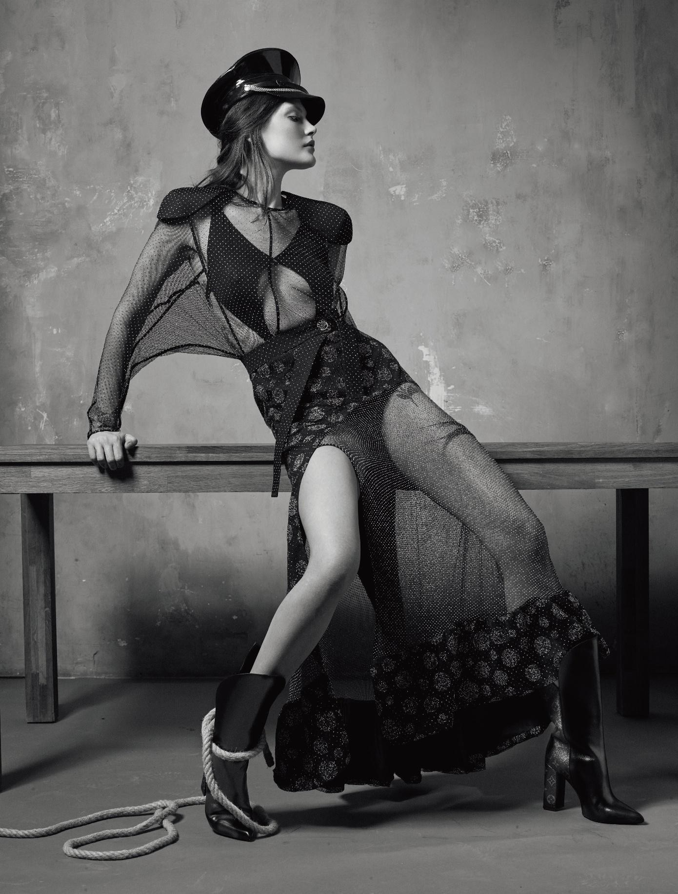 Catherine McNeil, photo #905118