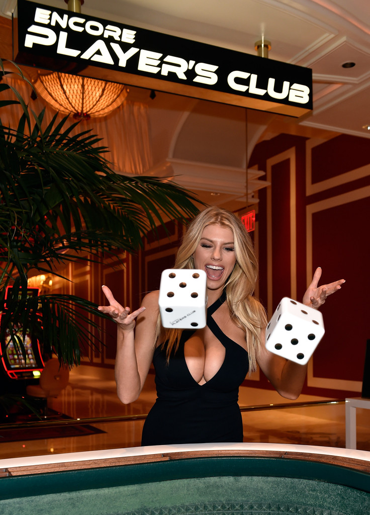 Charlotte Mckinney, photo #826427