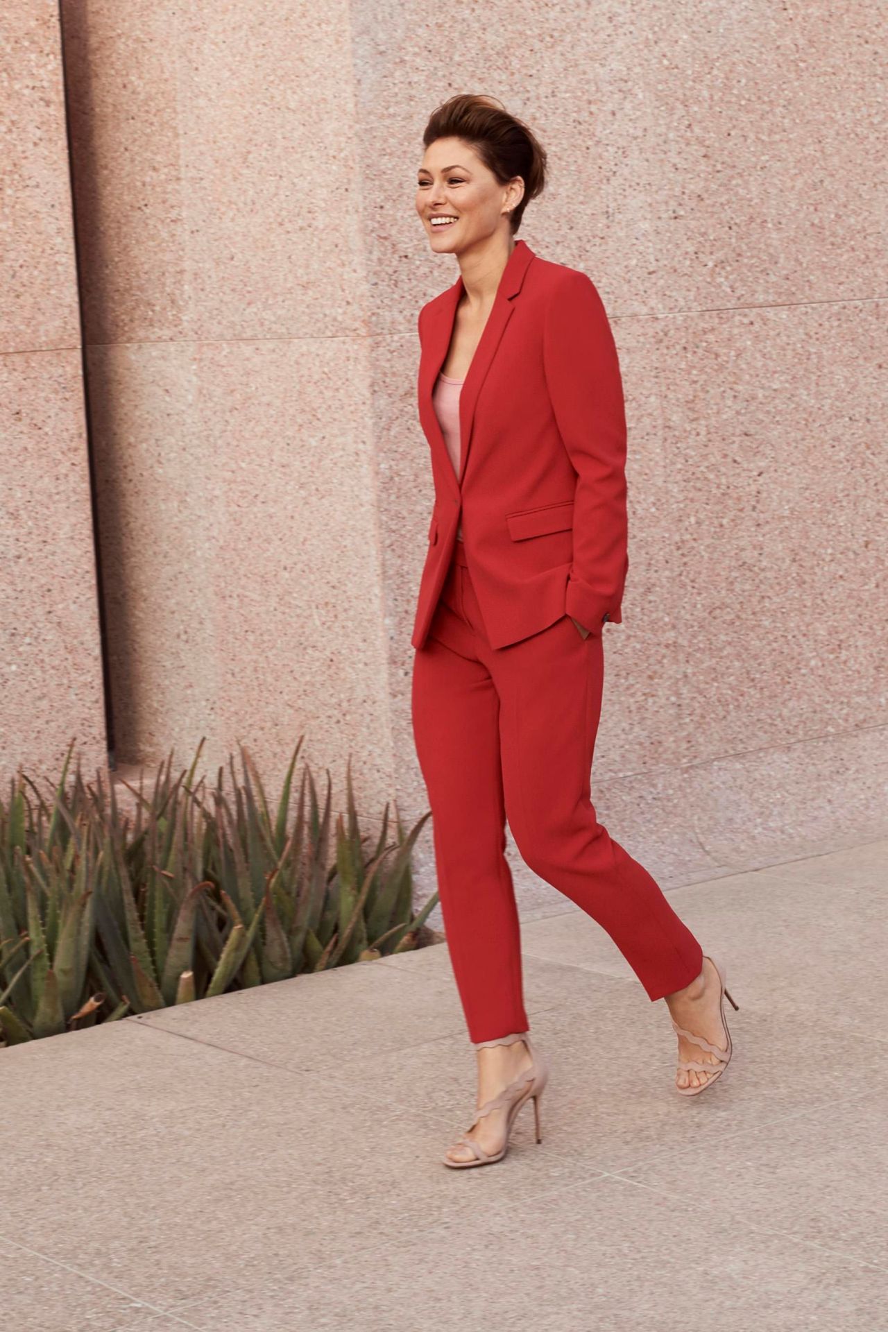 Emma Willis, photo #1029596