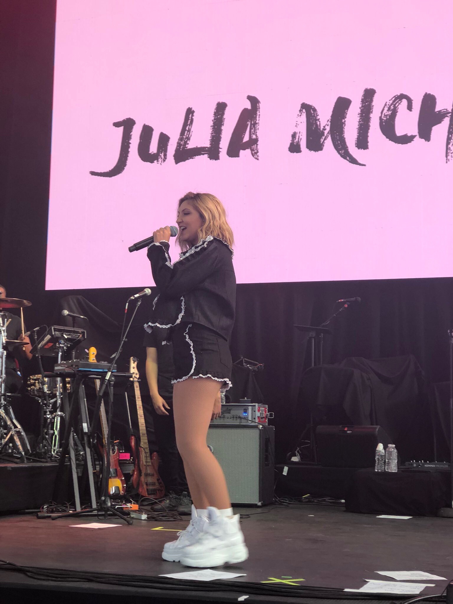 Julia Michaels, photo #1062730