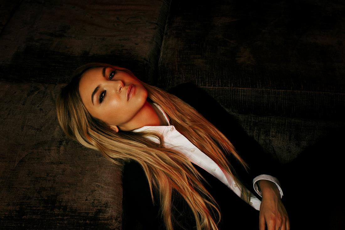 Julia Michaels, photo #1006799