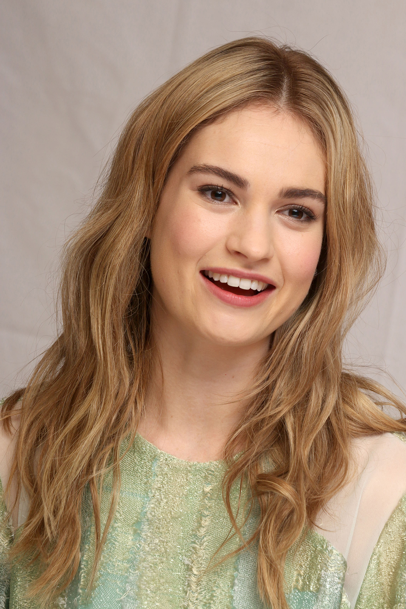 Lily James, photo #769399