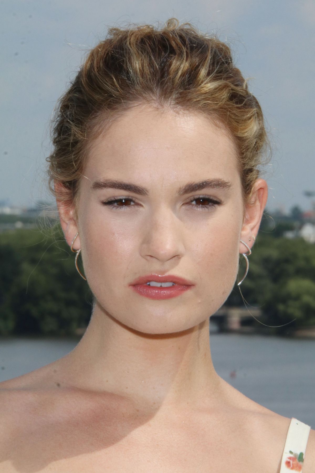 Lily James, photo #1050647