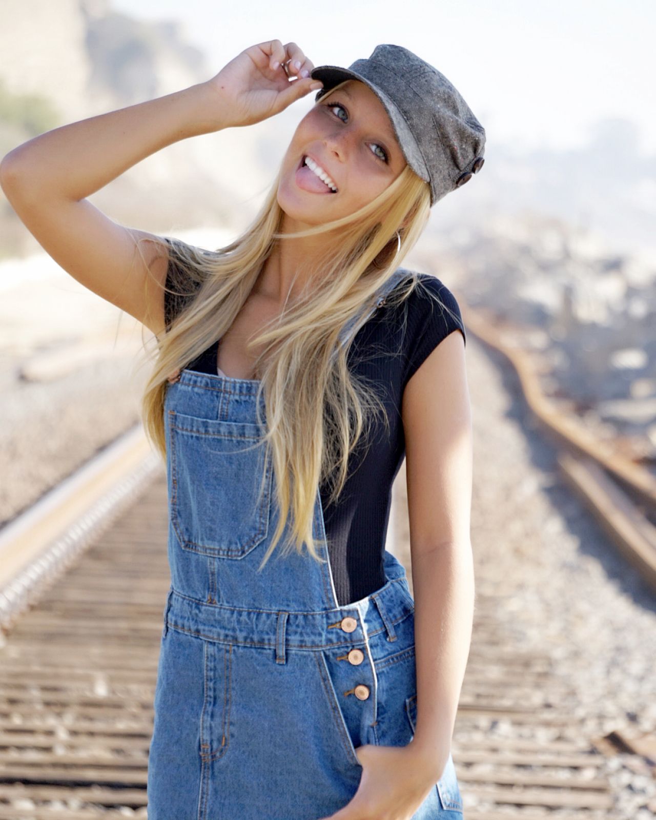 Morgan Cryer, photo #1073416