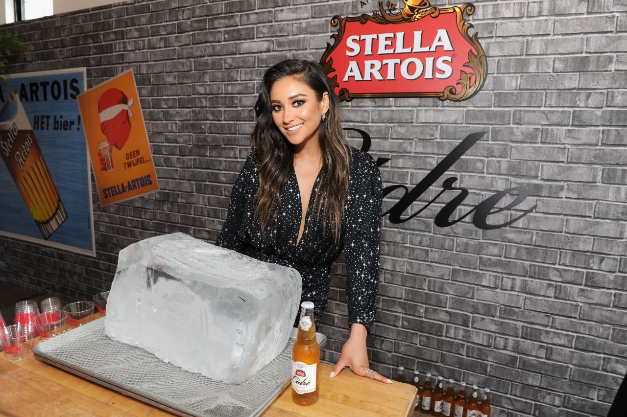 Shay Mitchell, photo #941465