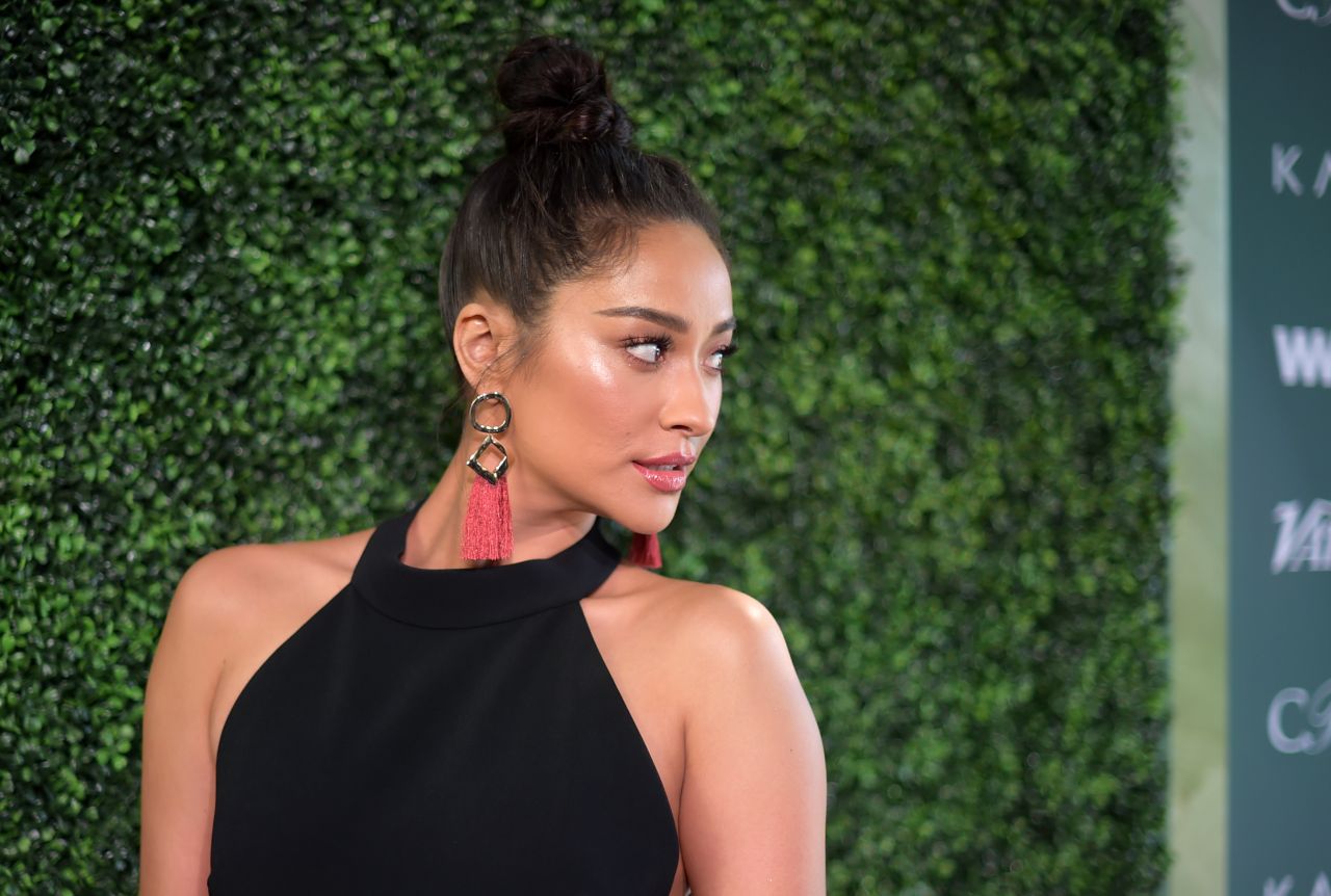 Shay Mitchell, photo #1016880