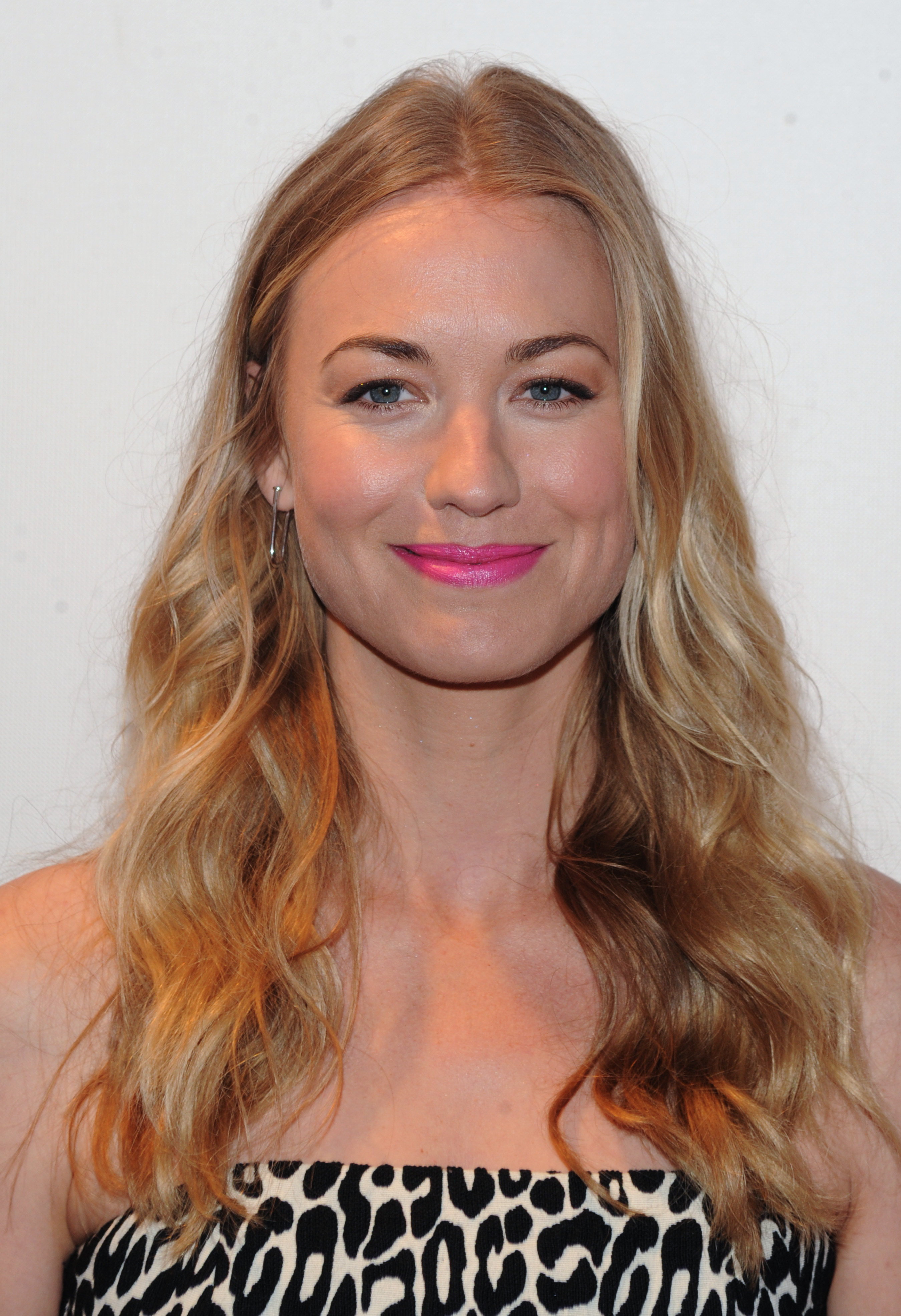Yvonne Strahovski, photo #927006